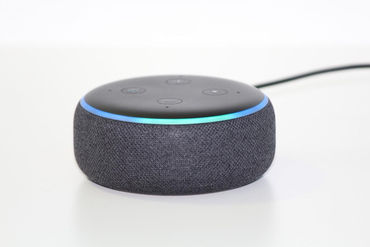 Comparativa entre los asistentes virtuales más demandados del mercado: Alexa VS Google Home, ¿Cuál es la mejor opción?