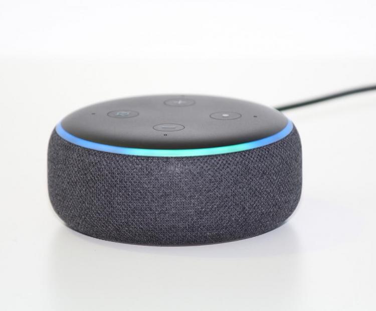 Comparativa entre los asistentes virtuales más demandados del mercado: Alexa VS Google Home, ¿Cuál es la mejor opción?